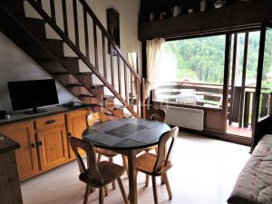 Duplex ensoleillé et calme, proche des pistes - Parking et casier à skis inclus - FR-1-459-187 à Saint-Jean-de-Sixt